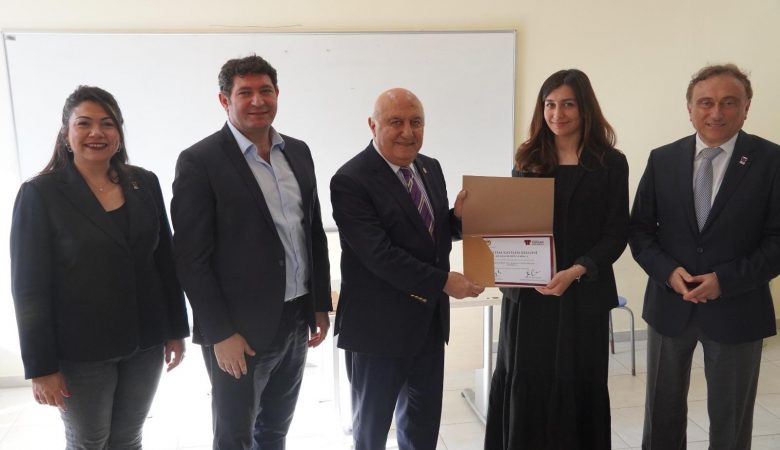 Ticaret Hukukunda Uzman Arabuluculuk Eğitimi Katılımcılarımız Sertifikalarını Aldılar